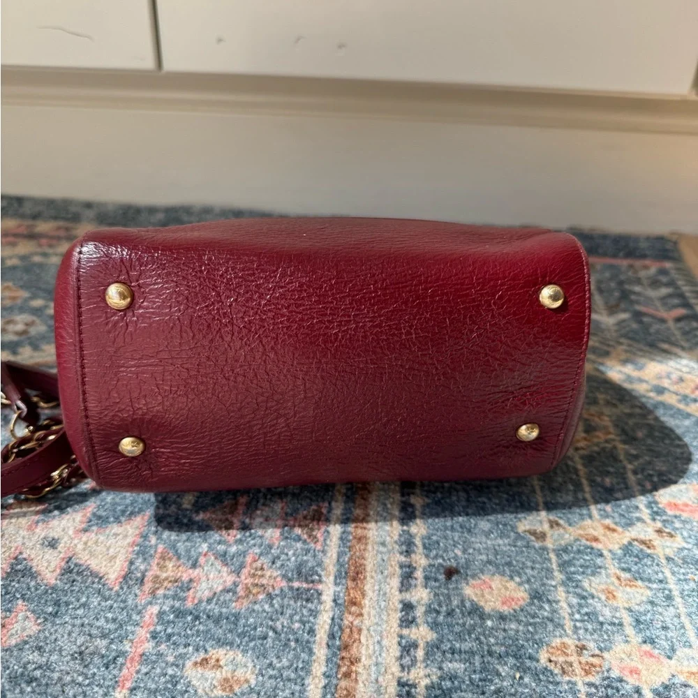 Salvatore Ferragamo burgundy bow leather crossbody handbag chain top handle bag - Picture 6 of 10